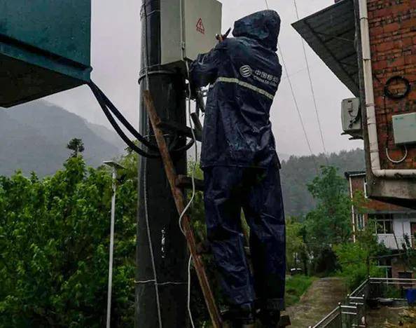 華山北峰基站停電，移動(dòng)華陰維護(hù)班緊急發(fā)電保障通信